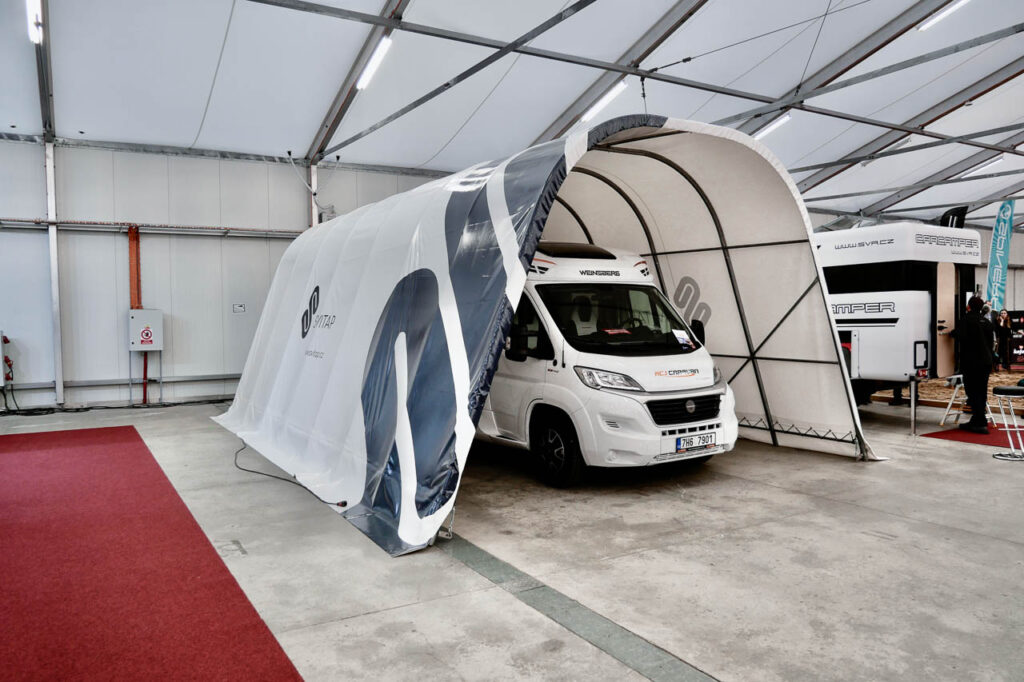 multifunkcni pristresek veletrh for caravan 02 Multifunkční přístřešek na veletrhu For caravan