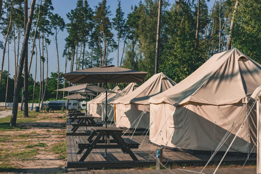 Svitap stromeyer stany a přístřešky v kempu stříbrňák 00017